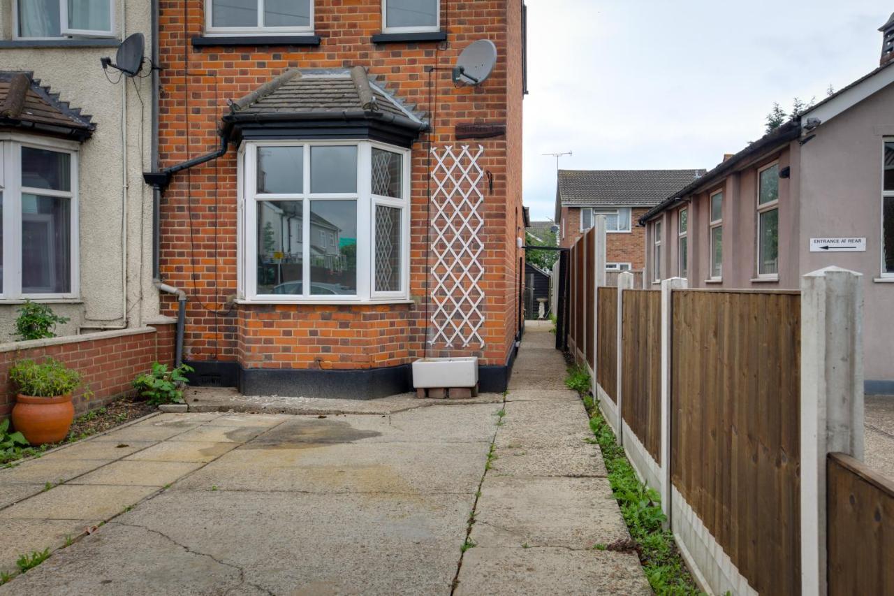 Spacious Three Bedroom House - Free Parking & Wifi Chelmsford Exterior photo
